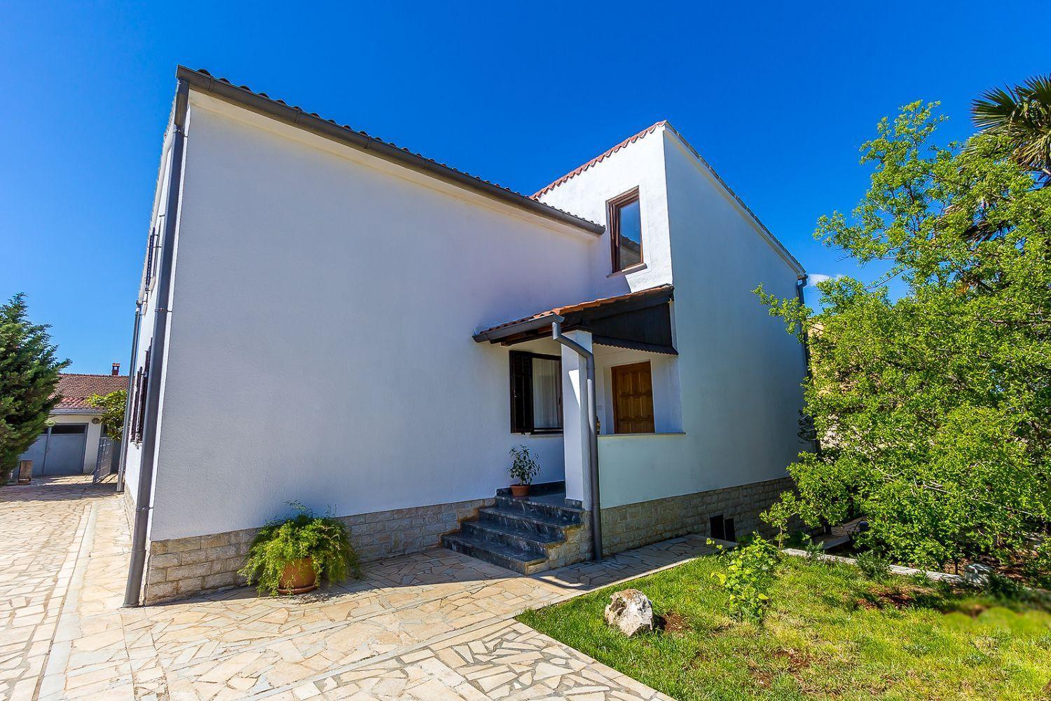 Neu Renovierte Ferienwohnung Mit Klima, Wlan, Terrasse Und Grill Pula Exterior photo
